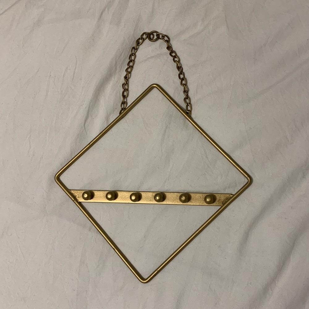 gold jewelry hanger